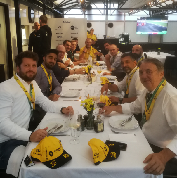 Cena offerta dalla Renault all'interno del loro Paddock