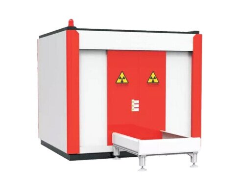 Impianto di radioscopia e tomografia industriale X-ray serie UNF 160/450 con piatto estraibile per Controlli Non Distruttivi (CND) su grandi componenti.